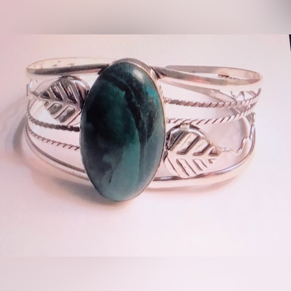 Malachite 925 Sterling Silver Cuff Bracelet - Picture 2 of 2
